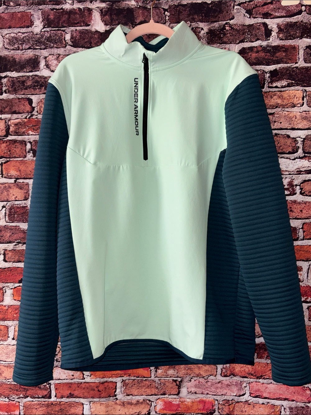 Under Armour Women’s Golf Daytona Mint & Dark Teal Sleeves Pullover Large